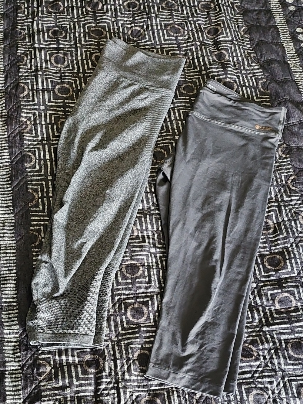 Women’s Gray Capri Leggings 2 PACK